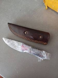 lot 18090 image: MHSCutlery Handcrafted Fixed Blade Knife with Leather Sheath, 8 Inch