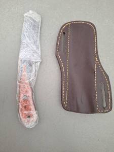 lot 18104 image: MHSCutlery Handcrafted Fixed Blade Knife with Wood Handle and Brown Sheath, 8.5 Inch