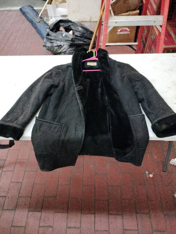 lot 59344 image: Talbots Vintage Suede Jacket - M
