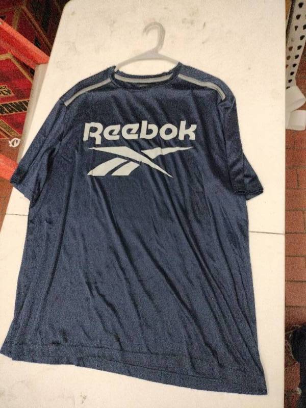 lot 59425 image: navy blue Reebok graphic t-shirt -2XL