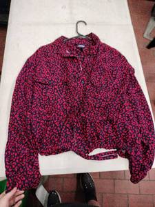lot 63297 image: Scoop red and black leopard print Drawstring Waist blouse XXL