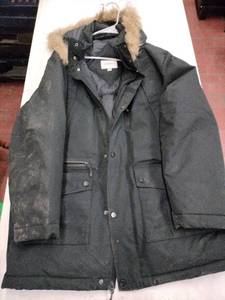 lot 63307 image: black Goodfellow & Co parka - L