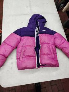 lot 63320 image: Nike toddler colorblock puffer jacket in pink and purple - 4xs