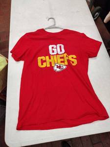 lot 63338 image: Go Chiefs graphic Tee - M
