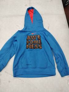 lot 63346 image: Nike Therma-FIT Awesomeness hoodie - S