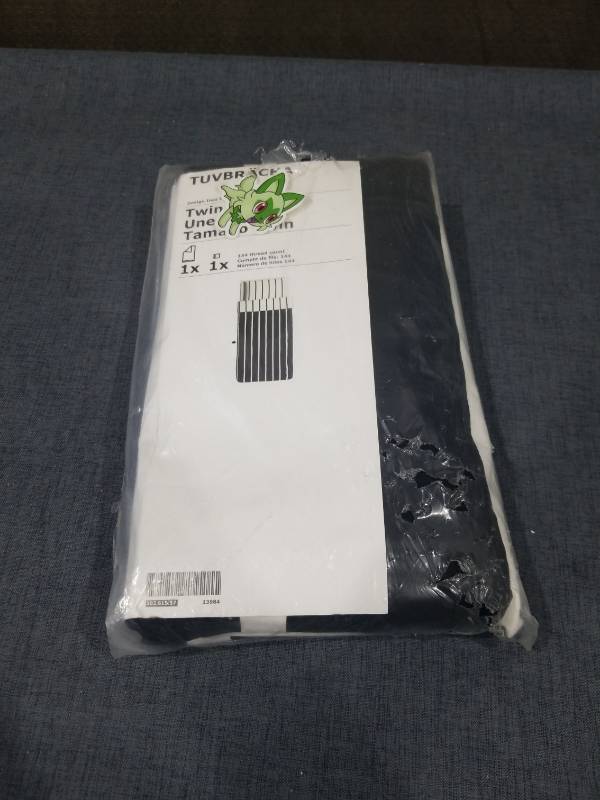 lot 2727 image: IKEA Tuvbrack Twin Duvet Cover and Pillowcase Set 144 Thread Count
