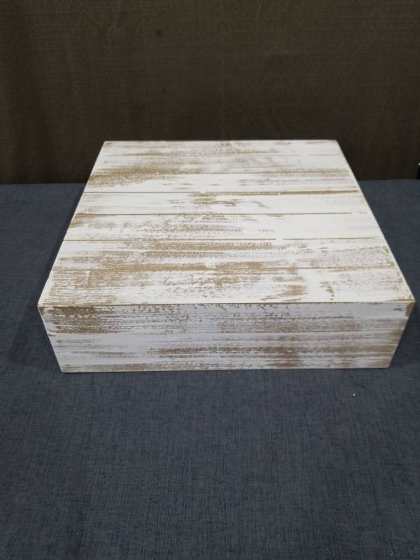 lot 2778 image: Studio His & Hers Cake Stand 14 x 14 x 4 in