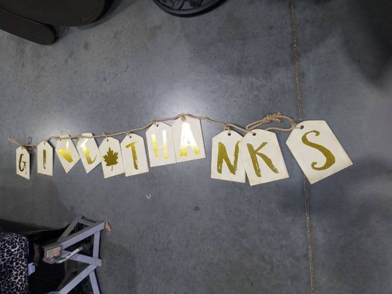 lot 2798 image: Give Thanks Banner