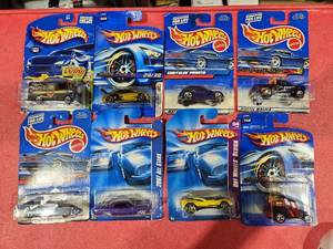 lot 1071 image: Hot Wheels Mattel Die-Cast Cars Lot of 8 Packaged Models