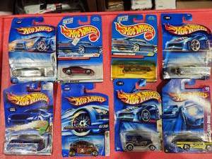 lot 1073 image: Hot Wheels Die-Cast Toy Cars Lot 8 Packaged Models Assorted