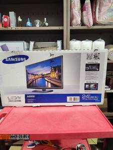 lot 1076 image: Samsung 24 LED TV 4000 Series HDMI