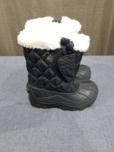 lot 1909 image: Winter Snow Boots Black White Faux Fur Collar Pair Size 10 Girls