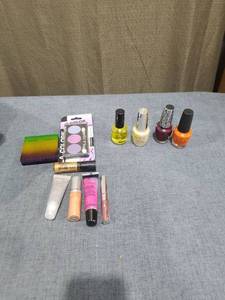 lot 1972 image: Cosmetics and Nail Polish Lot - 11 Items