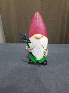lot 2922 image: Gnome Figurine with Welcome Sign and Blue Bird