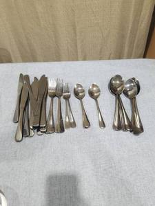lot 2940 image: Flatware Lot Knives Forks Spoons Pieces