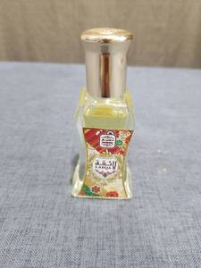 lot 2950 image: Naseem Laeqa Perfume Oil Rollerball Alcohol Free with composition of Rose Jasmine Fruity Musk Long Lasting Arabian Fragrance Oil for Women