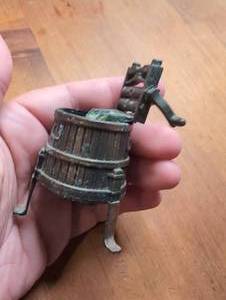 lot 1711 image: Vintage Durham Industries Mini Die-cast Metal Wash Tub