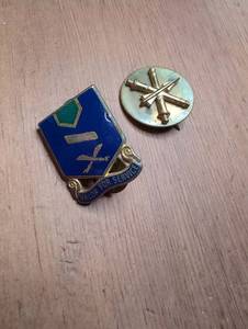 lot 2007 image: Valor for Service Military Badge  Bullet Insignia Pin