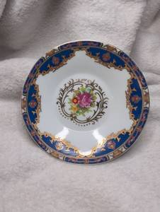 lot 2504 image: Tiger Yedino Fine Porcelain Plate Japan Style&nbsp
