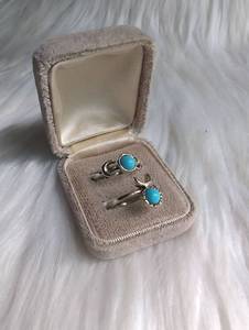 lot 3157 image: Rings with Turquoise Color Stones and Metal Bands - 2 ct