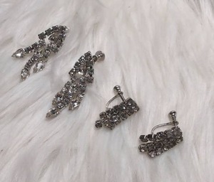 lot 3304 image: Rhinestone Chandelier Earrings - 2 ct