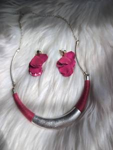 lot 3409 image: Pink Flower Petal Necklace and Earring Set Silver-Tone Chain