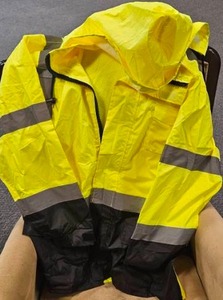 lot 130 image: High-Visibility Safety Rain Jacket R2011 LGXL Type R Class 3