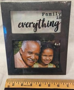 lot 172 image: Special Moments Photo Frame 4x6 Black&nbsp