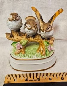 lot 176 image: Three Birds on Branch Figurine with Flowers Base
