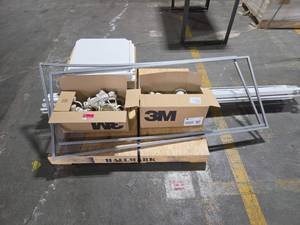 lot 6809 image: Lot of Track Lighting Fixtures and Mounting Hardware