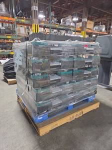 lot 6816 image: 11 - Black Plastic Carts w Handles