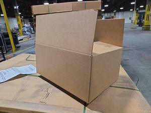 lot 7000 image: 30 - Corrugated Cardboard Shipping Boxes w Handles