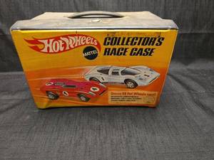 Hot Wheels Collectors Race Case by Mattel Stores 48 Cars