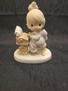 lot 1341 image: Precious Moments Figurine You Are The Type I Love 523232
