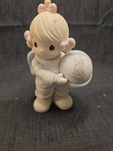 lot 1345 image: Precious Moments Figurine The Club Thats Out of This World C00012