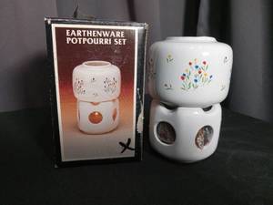 lot 6853 image: Earthenware Potpourri Set Two-Piece White with Floral Decoration