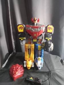 Mighty Morphin Power Rangers Megazord Robot Action Figure with Controller
