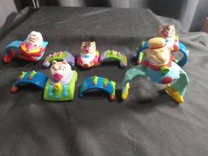 lot 6825 image: Barnyard Commandos Commandos Cuffs