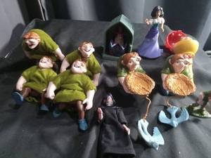 lot 6834 image: Action Figures Lot Disney Characters The Hunchback of of Notre Dame 11 Pieces