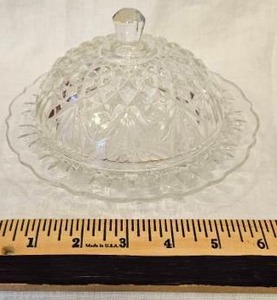 lot 109 image: Vintage Glass Covered Butter Dish&nbsp