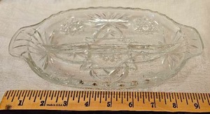 lot 111 image: Vintage Glass Serving Dish&nbsp