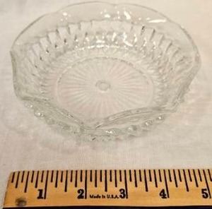 lot 117 image: Vintage Glass Shallow Bowl