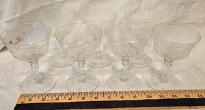 lot 132 image: Set of 7 Vintage Glass Etched Cocktail Glasses&nbsp