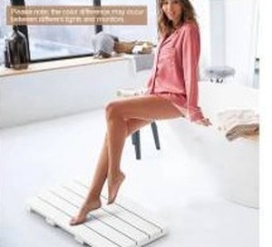 lot 16433 image: Spa Bath Mat, Approximately 21.5 x 13.5