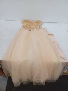 lot 16477 image: Dideyttawl Junior Bridesmaid Dress, 16