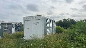 lot 2062 image: Antbox Bitcoin Mining Container - BTMU 500325 2 2554