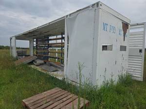 lot 141 image: Pod Trailer Shell