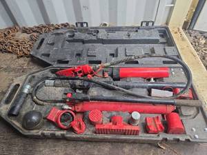 lot 147 image: Pittsburgh 10 Ton Heavy Duty Hydraulic Body Repair Kit