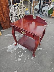 lot 62600 image: Vintage Powell Furniture furniture nightstand