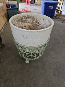 lot 62618 image: Decorative Outdoor Planter with Planter Stand